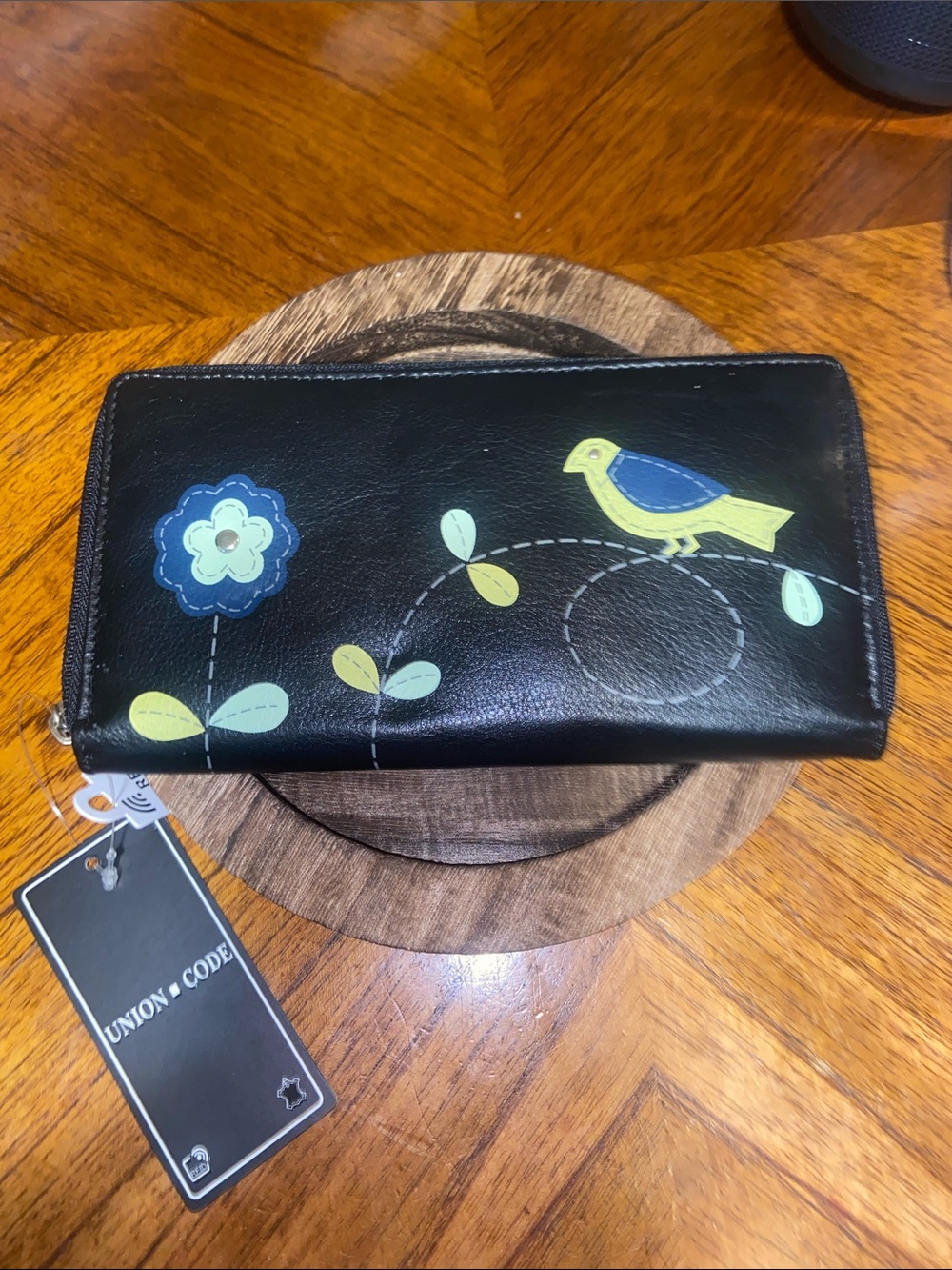 Union & Code Black Floral & Bird Zip Wallet